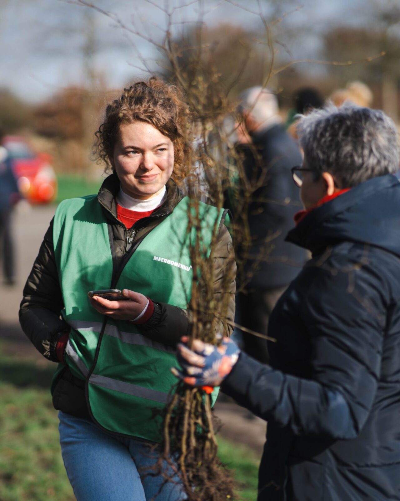 Meer Bomen Nu @Mitch de Pon (4) staand uitdelen