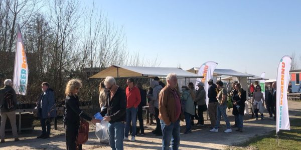 uitdelen Noordelijke Zadenmarkt