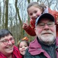 teun-met-kleinkinderen.jpeg